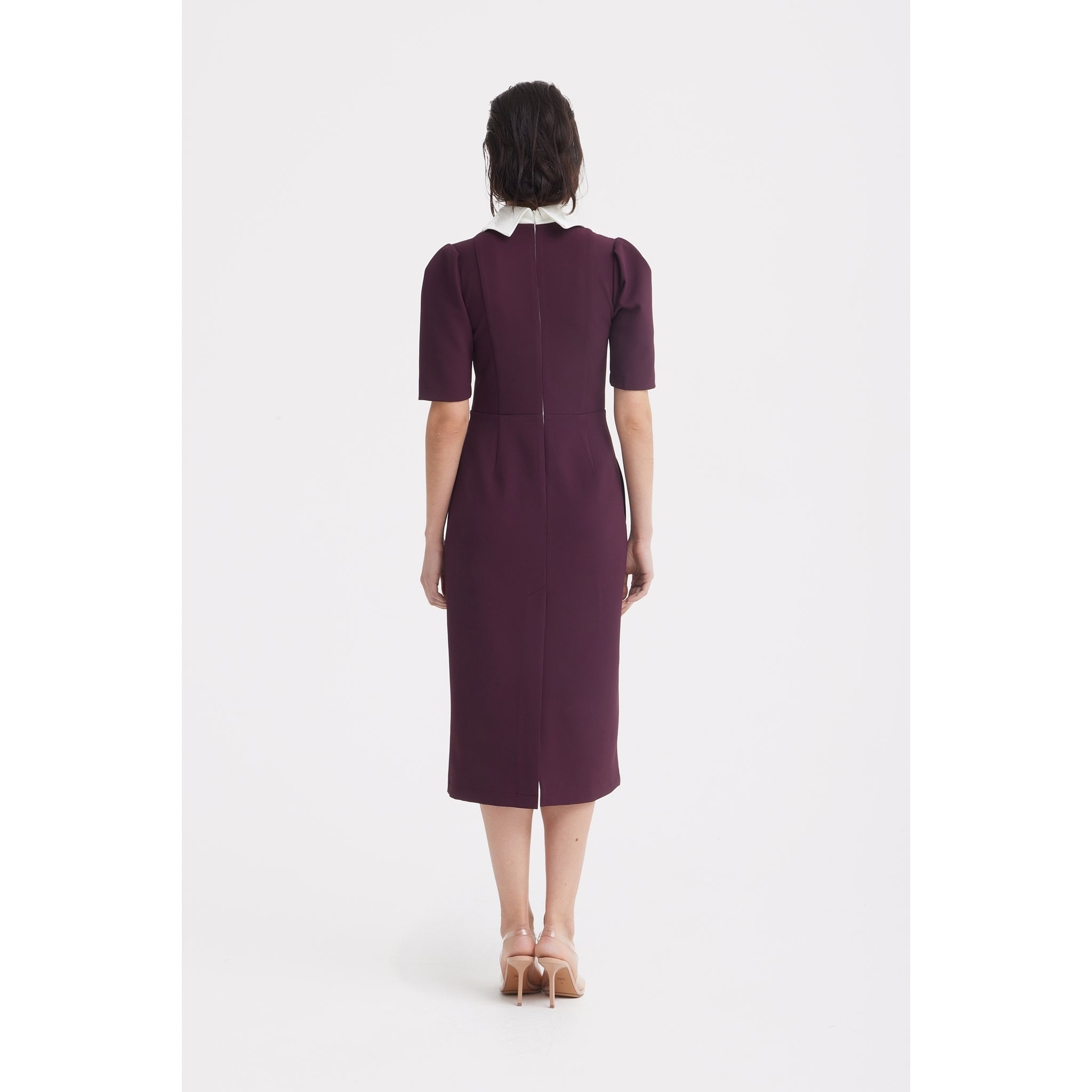 JULIA ALLERT - Elegant Midi Dress With Contrast Bow Collar – Burgundy