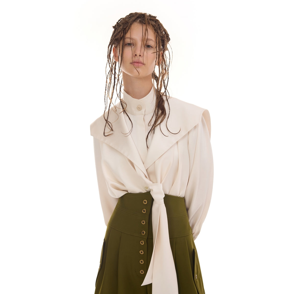 JULIA ALLERT olive green cargo culottes, close-up of waist and buttons, buy at DOORS NYC