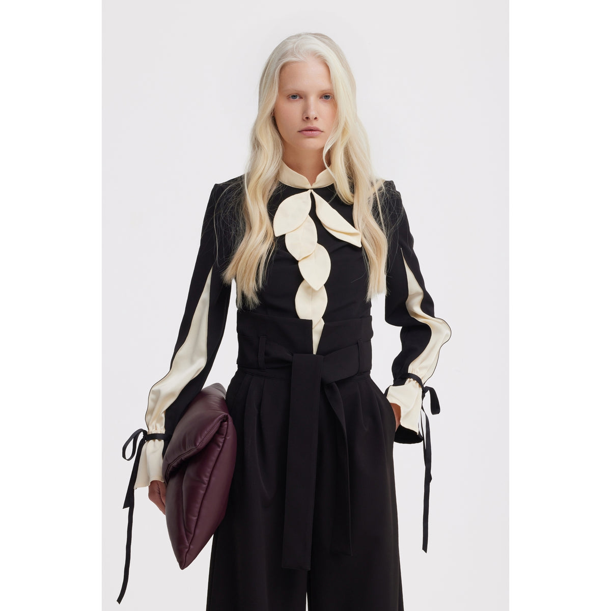 Elegant Fitted Blouse - Black