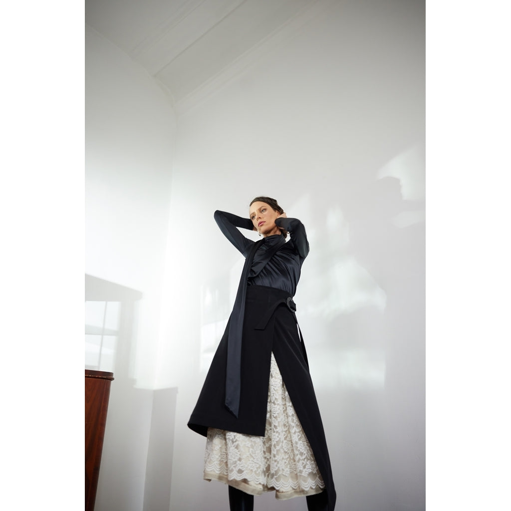 Layered Skirt With White Lace Detail | Black