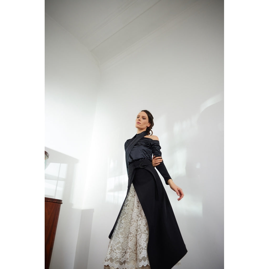 Layered Skirt With White Lace Detail | Black