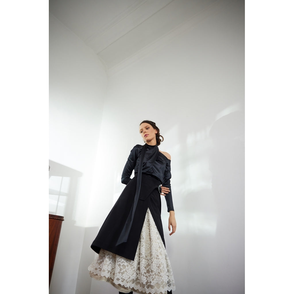 Layered Skirt With White Lace Detail | Black