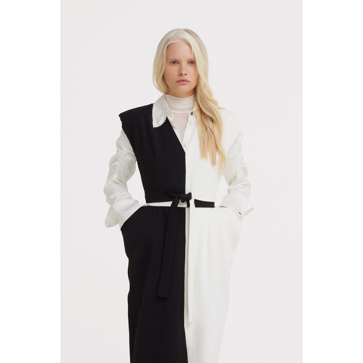 Fashion Midi Dress With Belt And Bold Shoulders – Black &amp; Ivory