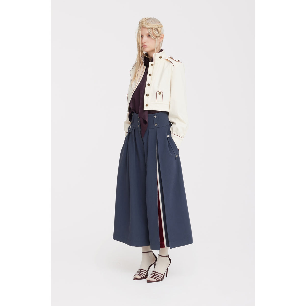 JULIA ALLERT blue grey wide-leg culottes with front pleat, worn by model with cropped ivory jacket, buy at DOORS NYC