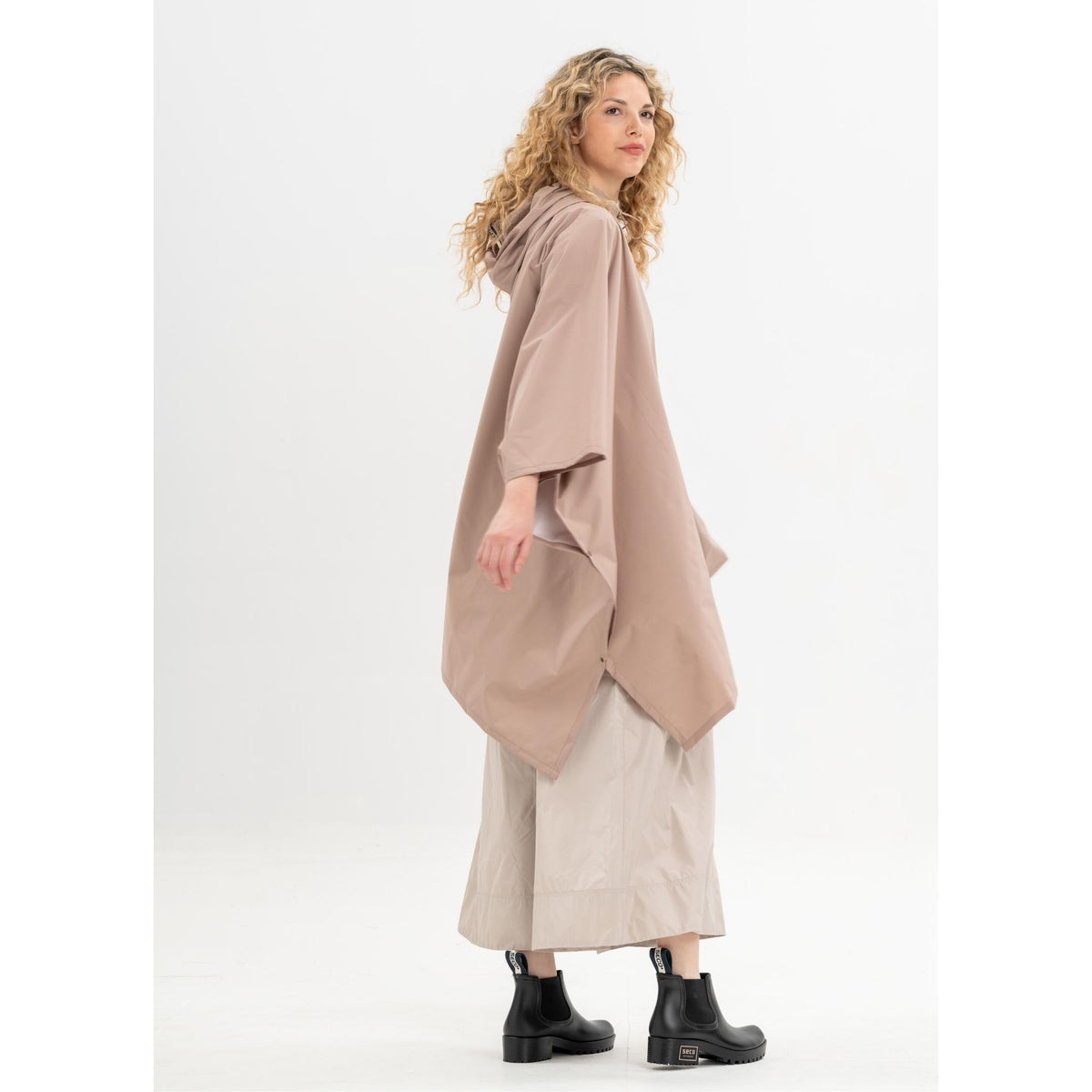 Beige Cape Dubai