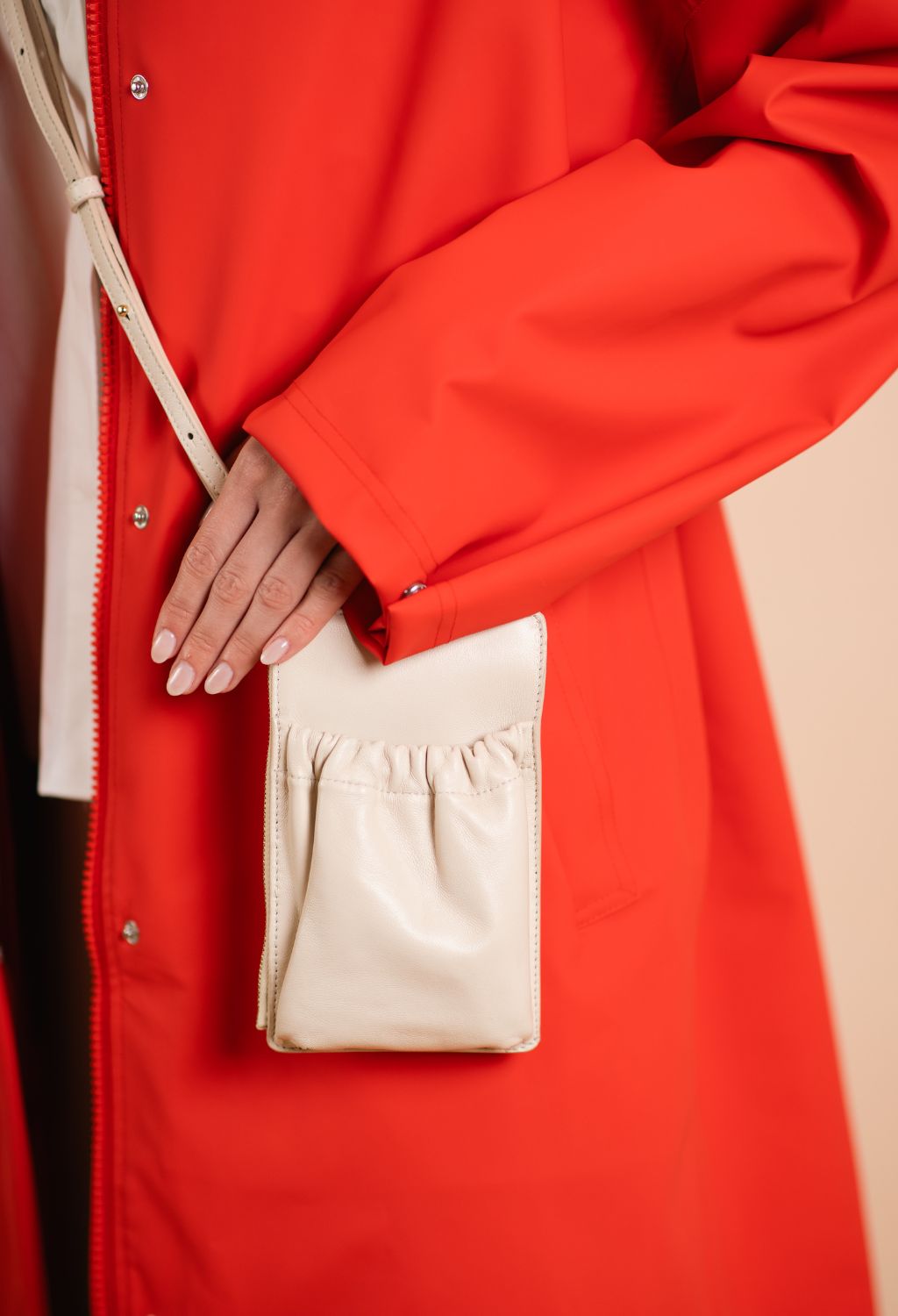 SCLARANDIS - Phone Crossbody Bag | Off White, buy at DOORS NYC