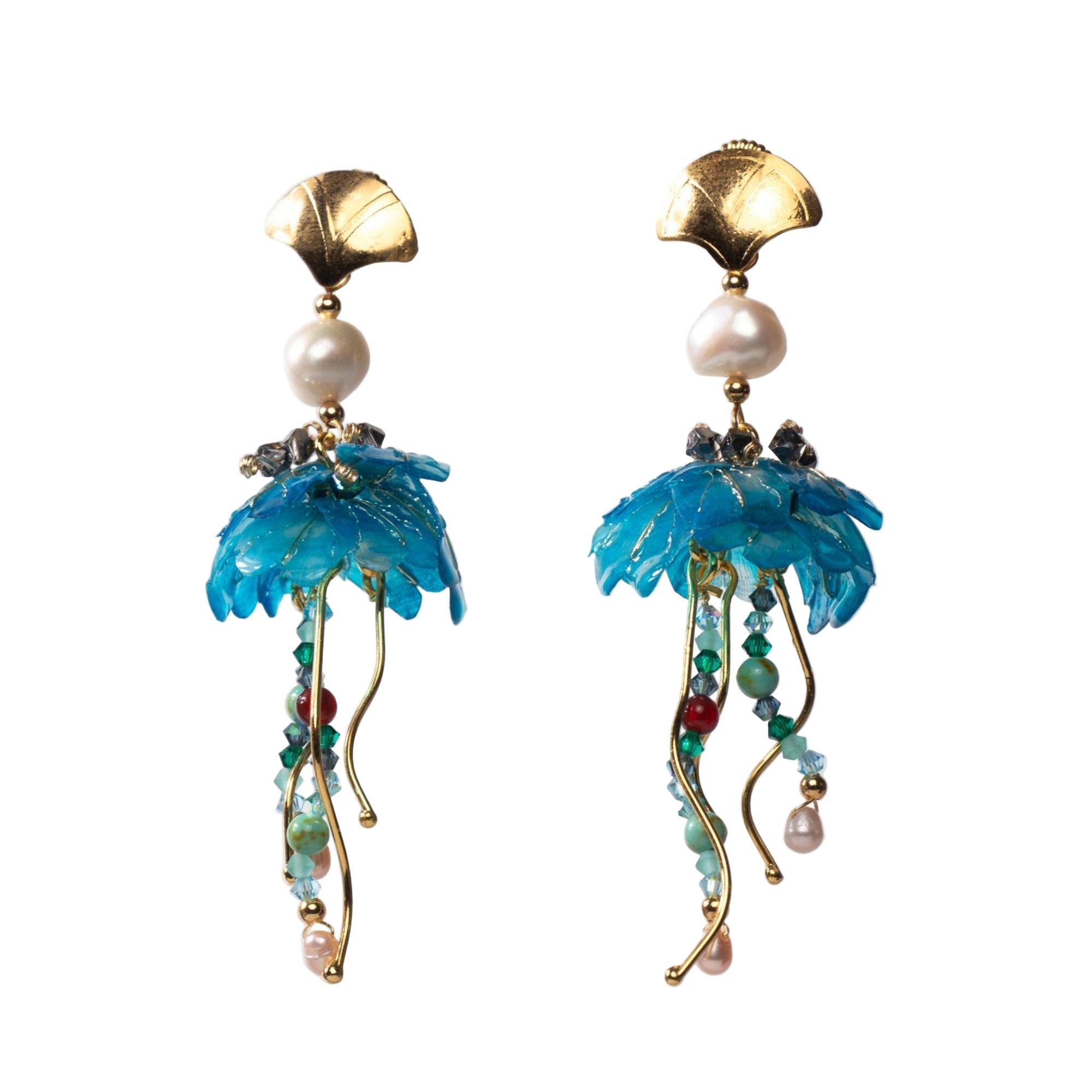 Medusa earring  designed by Alma Dos Mares