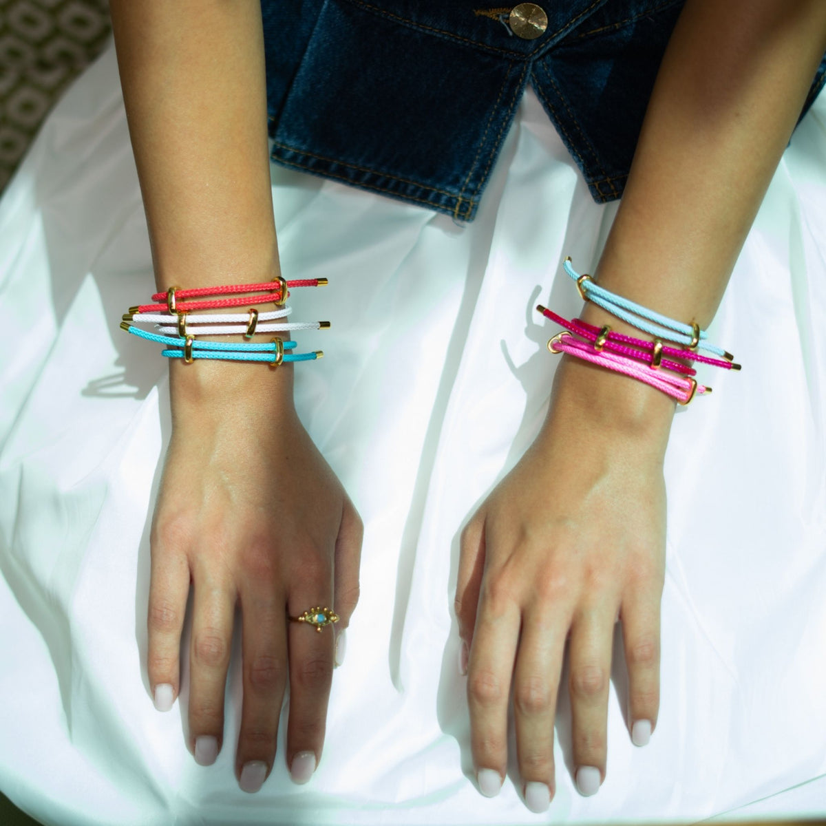 Turquoise Glow Adjustable Gold Rope Bracelet