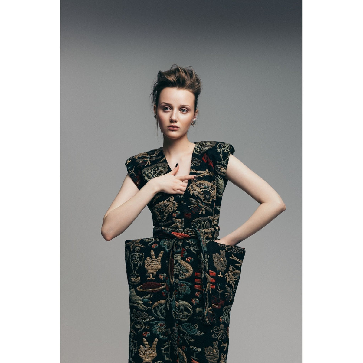 Fashion Midi Dress With Belt And Bold Shoulders Jacquard Black