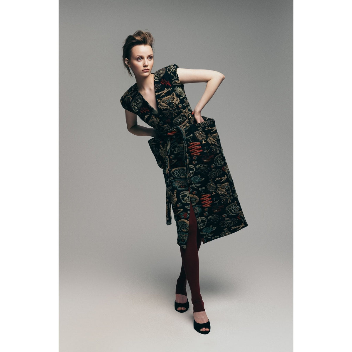 Fashion Midi Dress With Belt And Bold Shoulders Jacquard Black