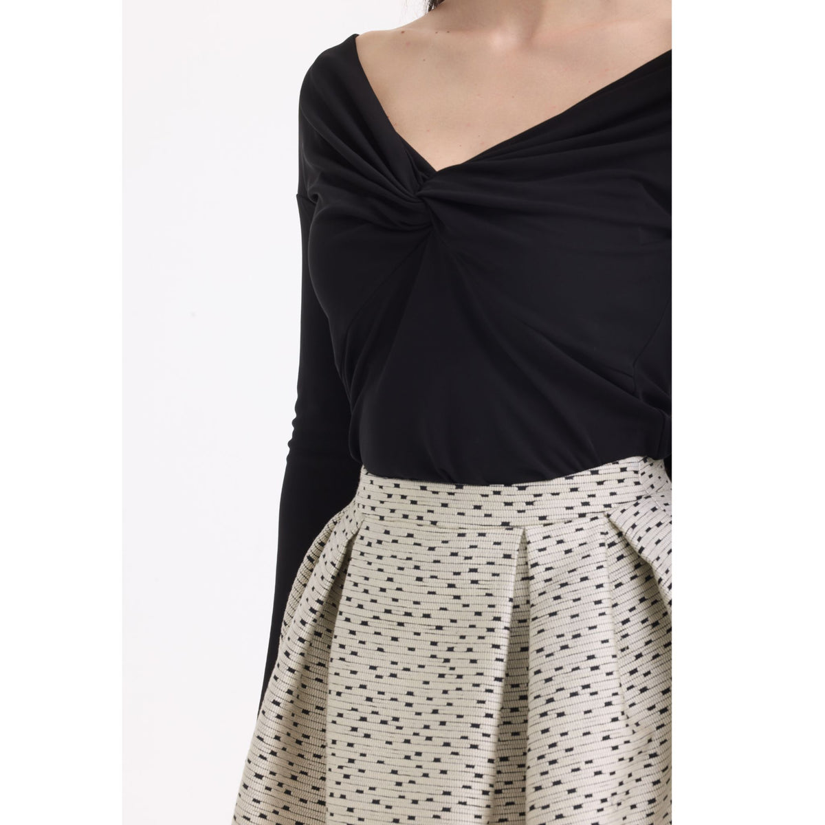 Noir Veil Top