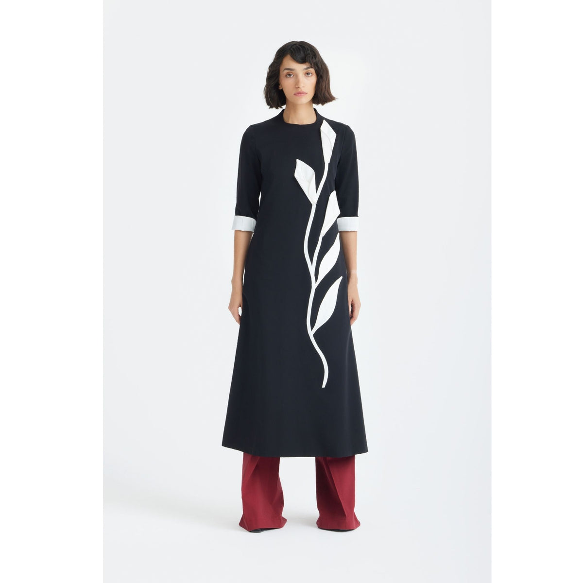 Art-Inspired Semi-Fitted Three-Quarter Sleeveless Dress | Black