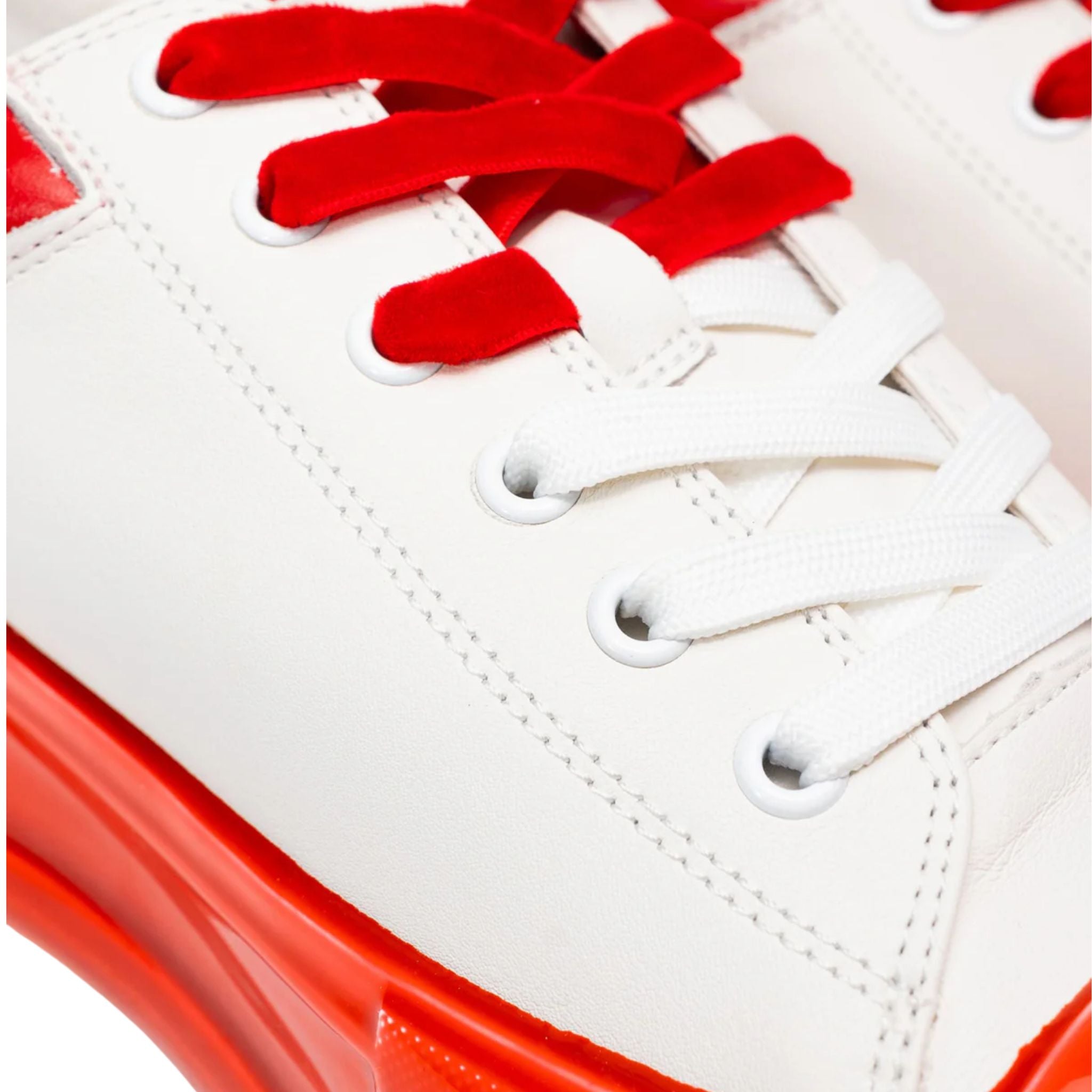 Dips Sneakers | White