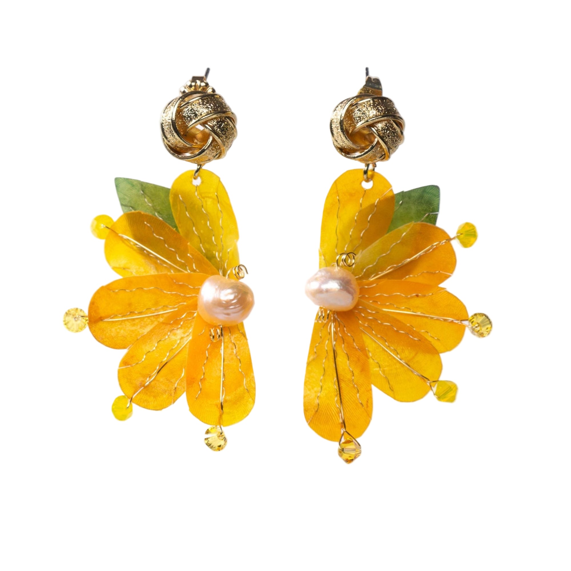Daily Daisies earrings  designed by Alma Dos Mares in different colors