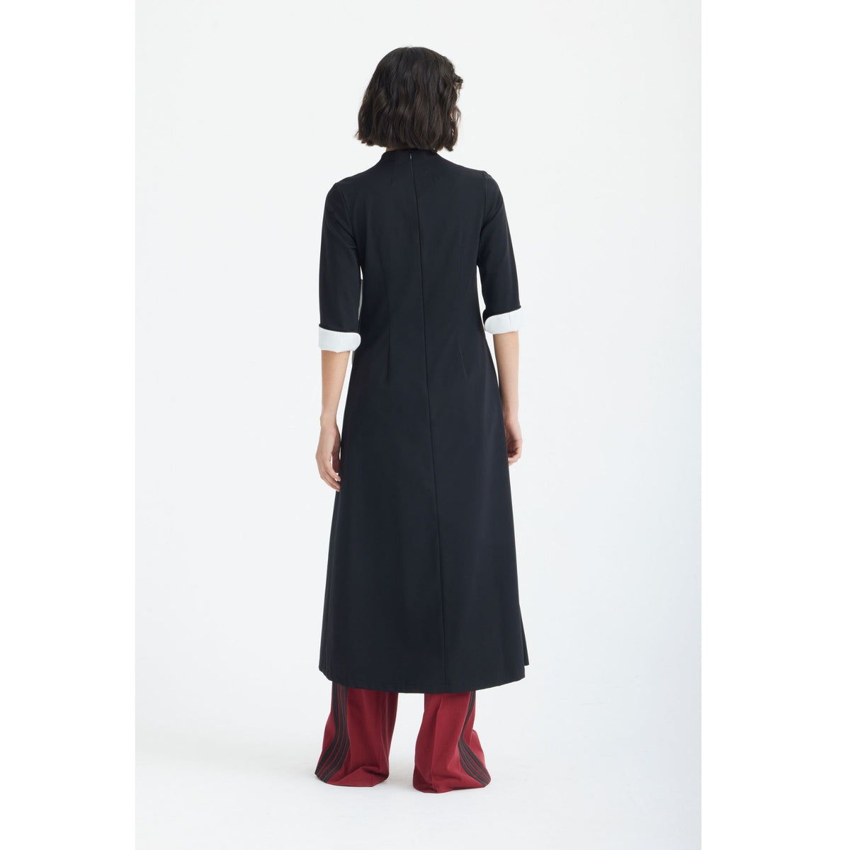 Art-Inspired Semi-Fitted Three-Quarter Sleeveless Dress | Black