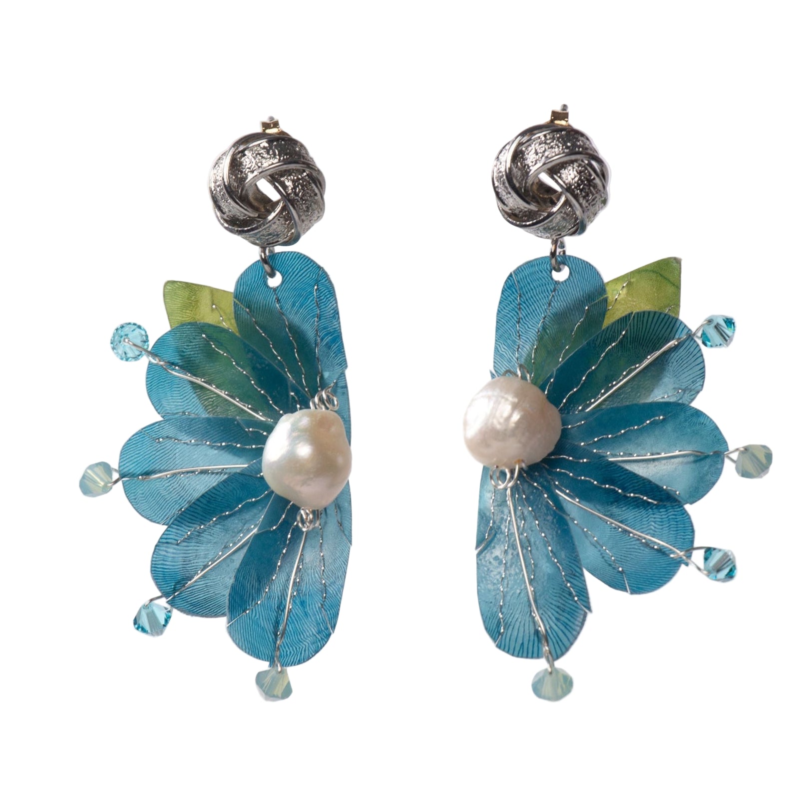 Daily Daisies earrings  designed by Alma Dos Mares in different colors