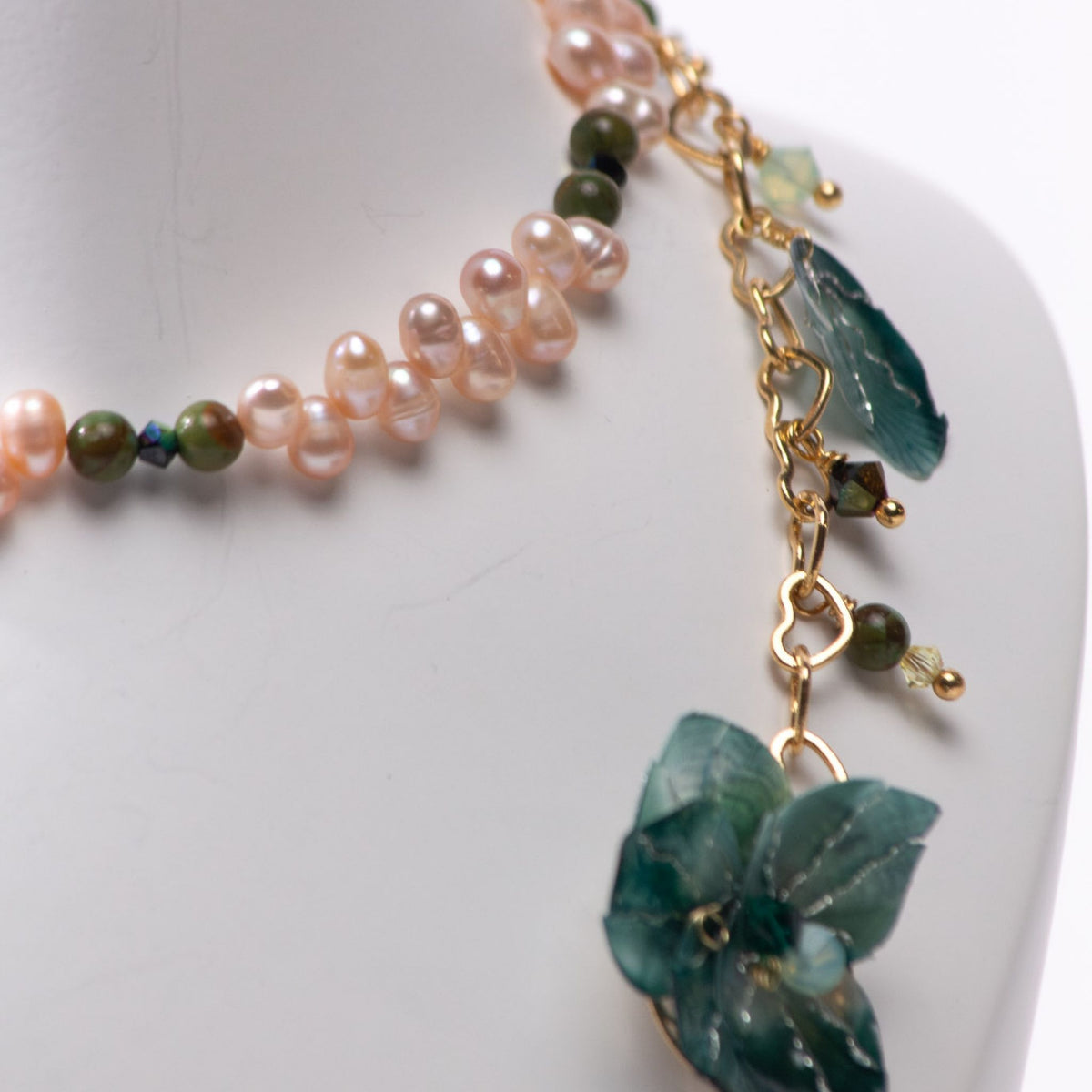 Underwater grounds necklace from the Underwater subcollection from Coral Vida designed by Alma Dos Mares