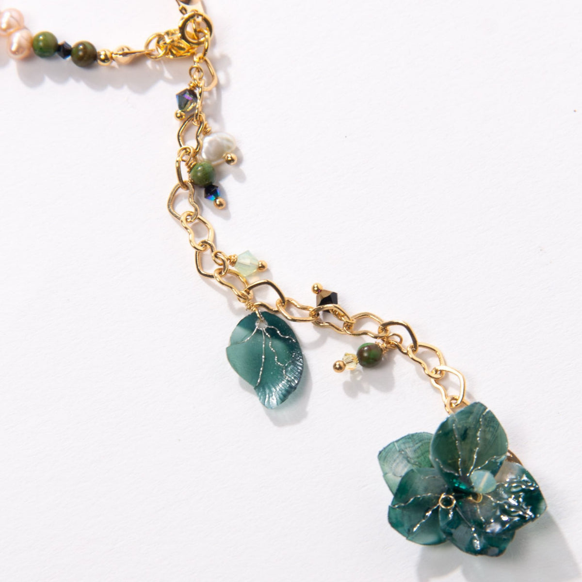 Underwater grounds necklace from the Underwater subcollection from Coral Vida designed by Alma Dos Mares