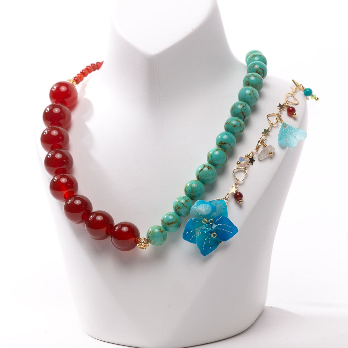 Coral reef necklace from the Underwater subcollection from Coral Vida designed by Alma Dos Mares