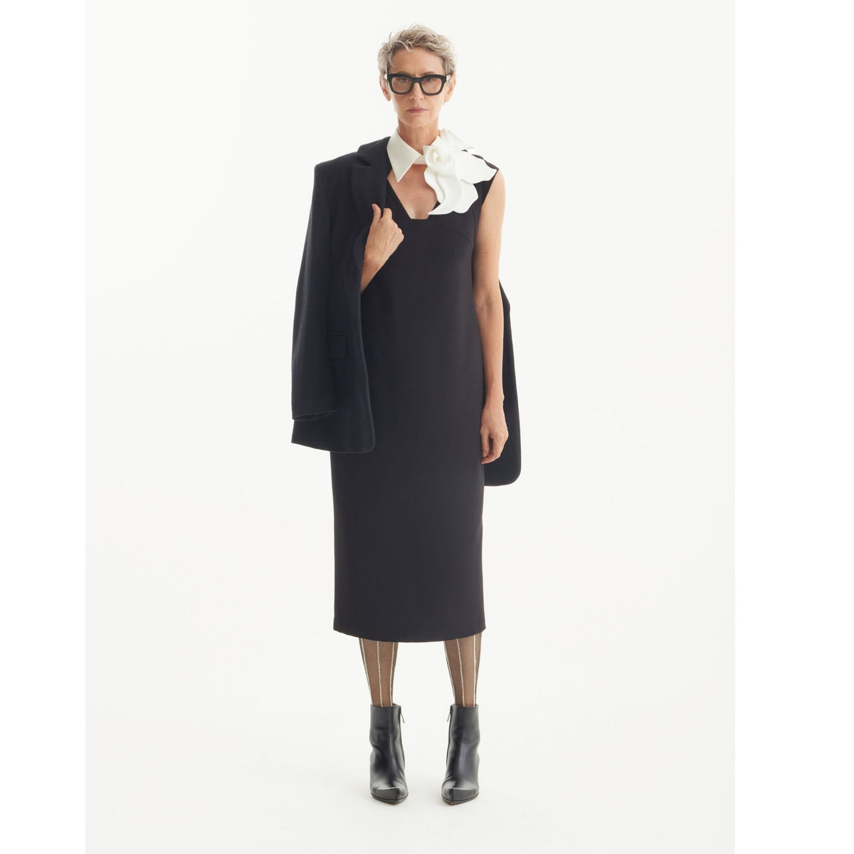 Modern Business Sheath Dress With Decorative Collar | Black