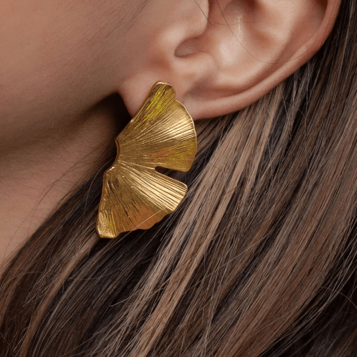 LINYA JEWELRY - Big Leaf Stud Earrings | Gold buy at DOORS NYC