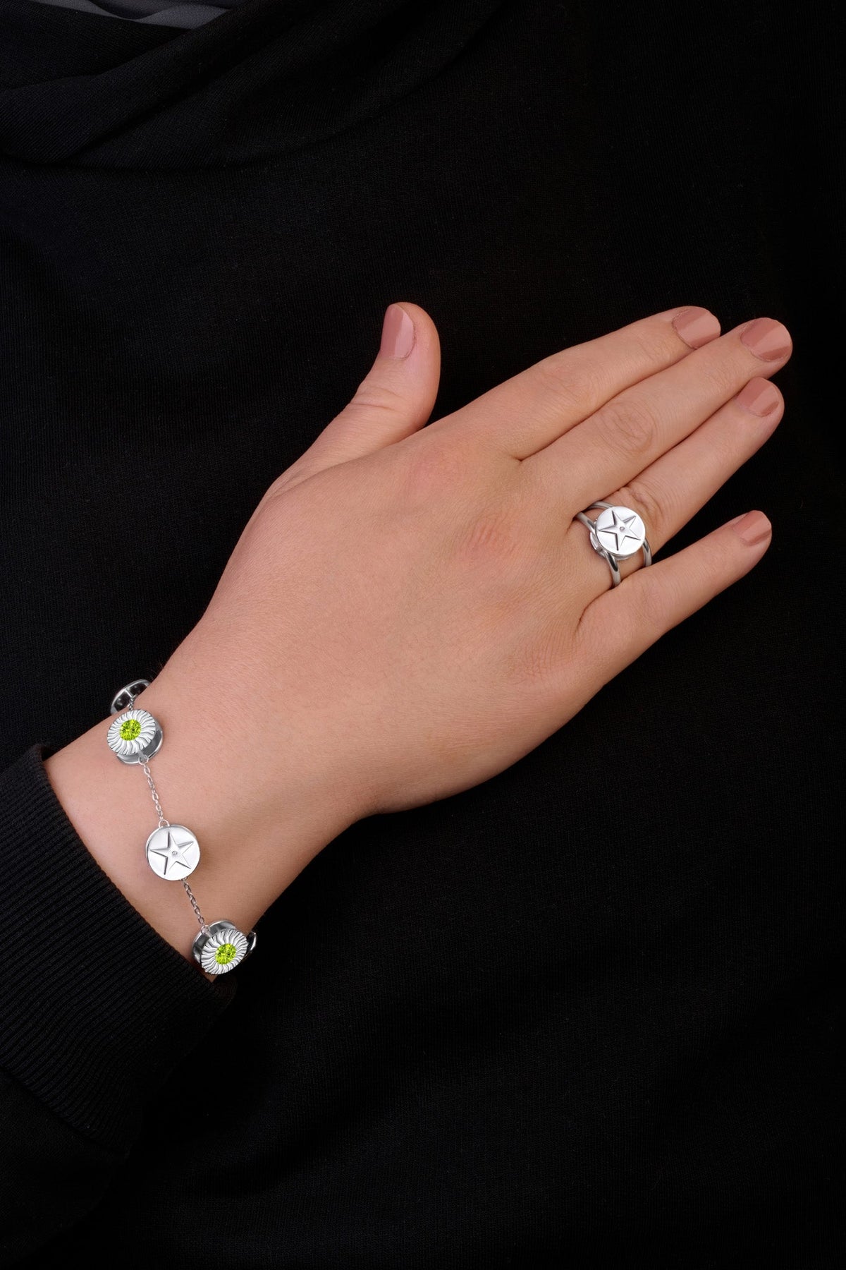 ANTY JEWELRY - Silver Aura Bracelet with Diamond &amp; Green Peridot, buy at DOORS NYC