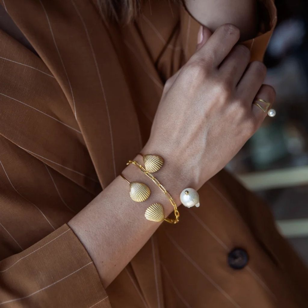 LINYA JEWELLERY - Gold Seashell Cuff Bracelet, buy at DOORS NYC
