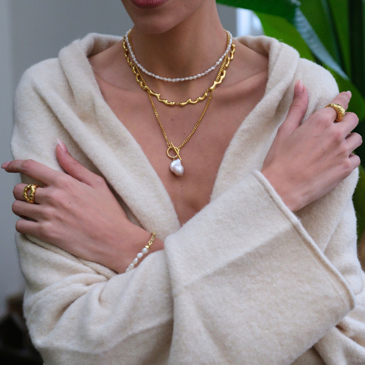 LINYA JEWELRY - Drop Necklace Choker | Gold, buy at DOORS NYC