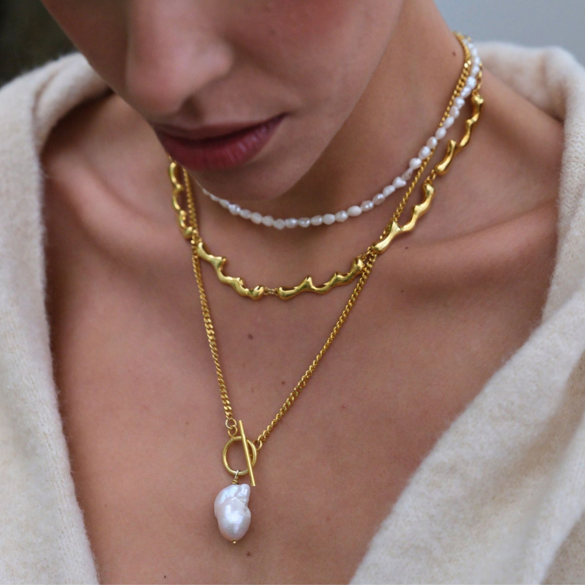 LINYA JEWELRY - Drop Necklace Choker | Gold, buy at DOORS NYC