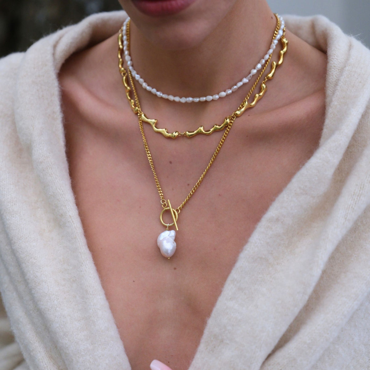 LINYA JEWELRY - Drop Necklace Choker | Gold, buy at DOORS NYC
