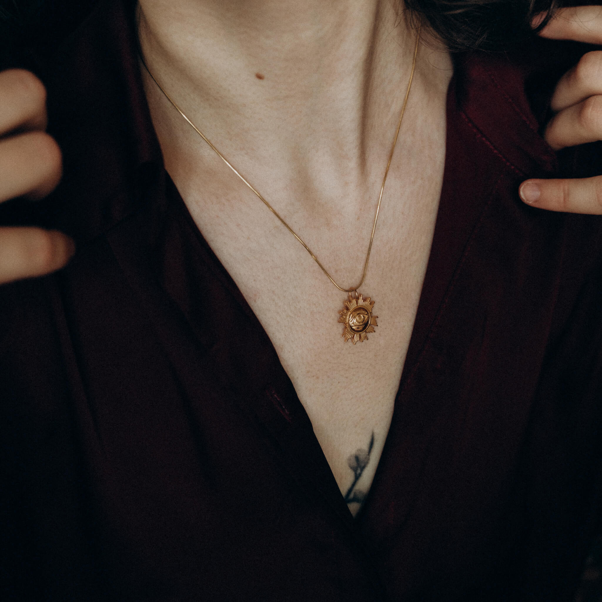 Eye Flip Pendant | Gold