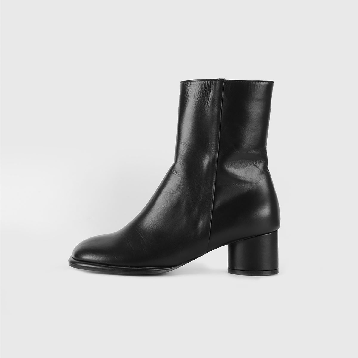 Black Convertible Knee‑High 
Leather Boots
