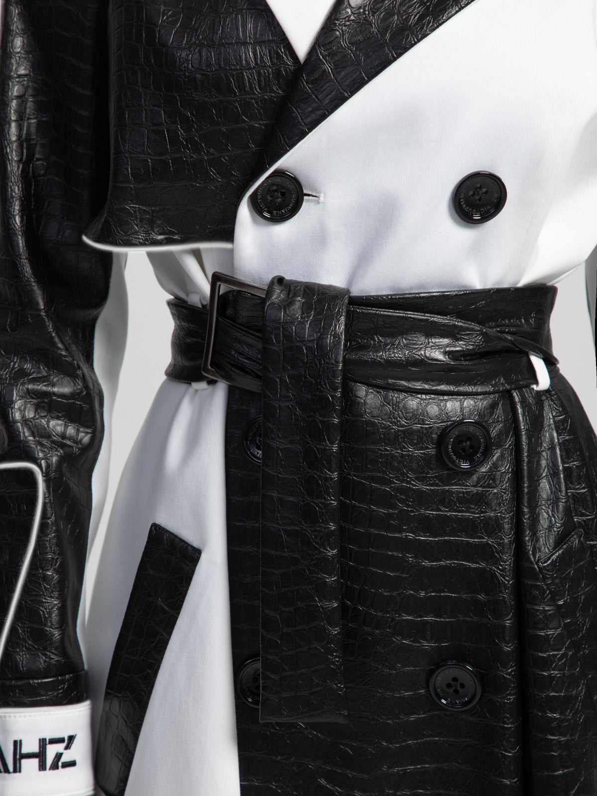 REFLECTIVE BLACK&amp;WHITE TRENCH Coat | PR Sample