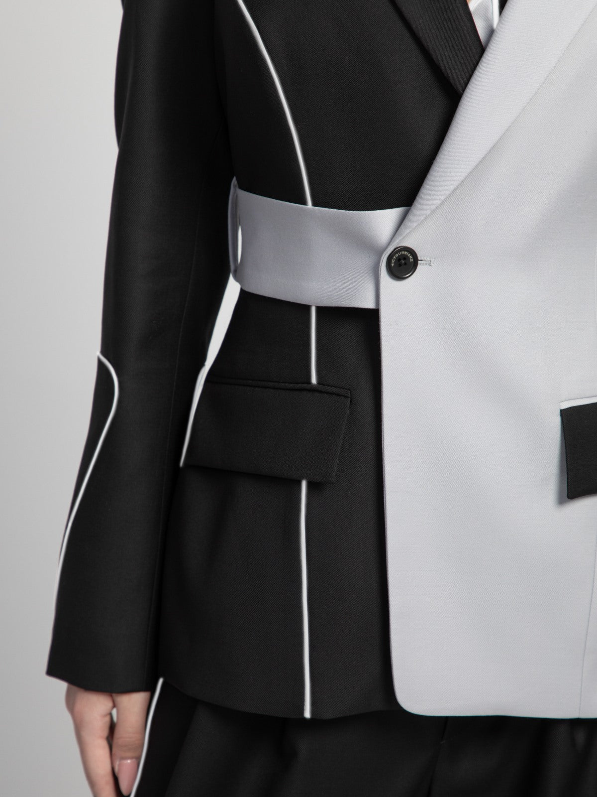 REFLECTIVE TAILORED JACKET | PR Sample