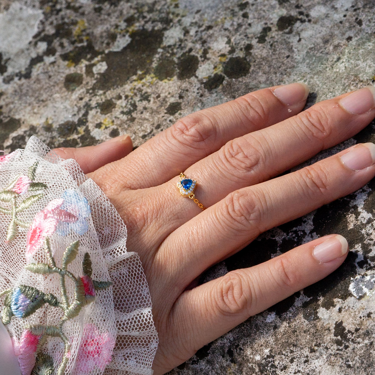 WJY STUDIO - Sapphire Heart Birthstone Gold Zipper Ring, buy at DOORS NYC