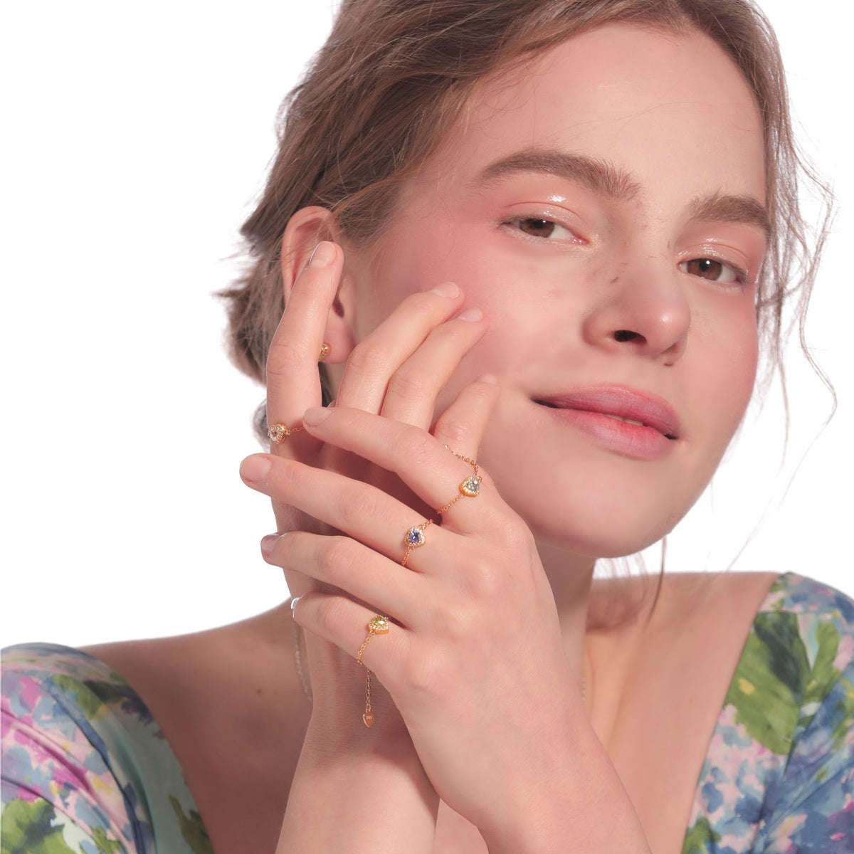 WJY STUDIO - Peridot Heart Birthstone Gold Zipper Ring, buy at DOORS NYC