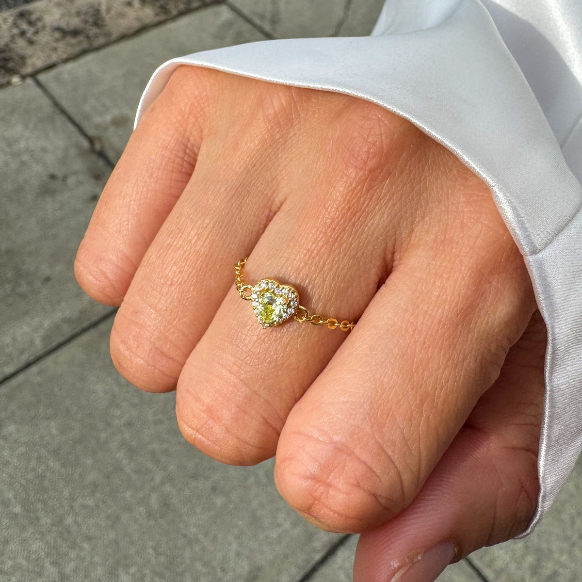 WJY STUDIO - Peridot Heart Birthstone Gold Zipper Ring, buy at DOORS NYC