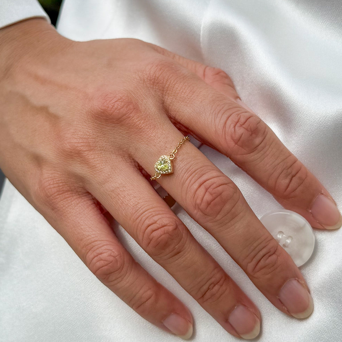 WJY STUDIO - Peridot Heart Birthstone Gold Zipper Ring, buy at DOORS NYC