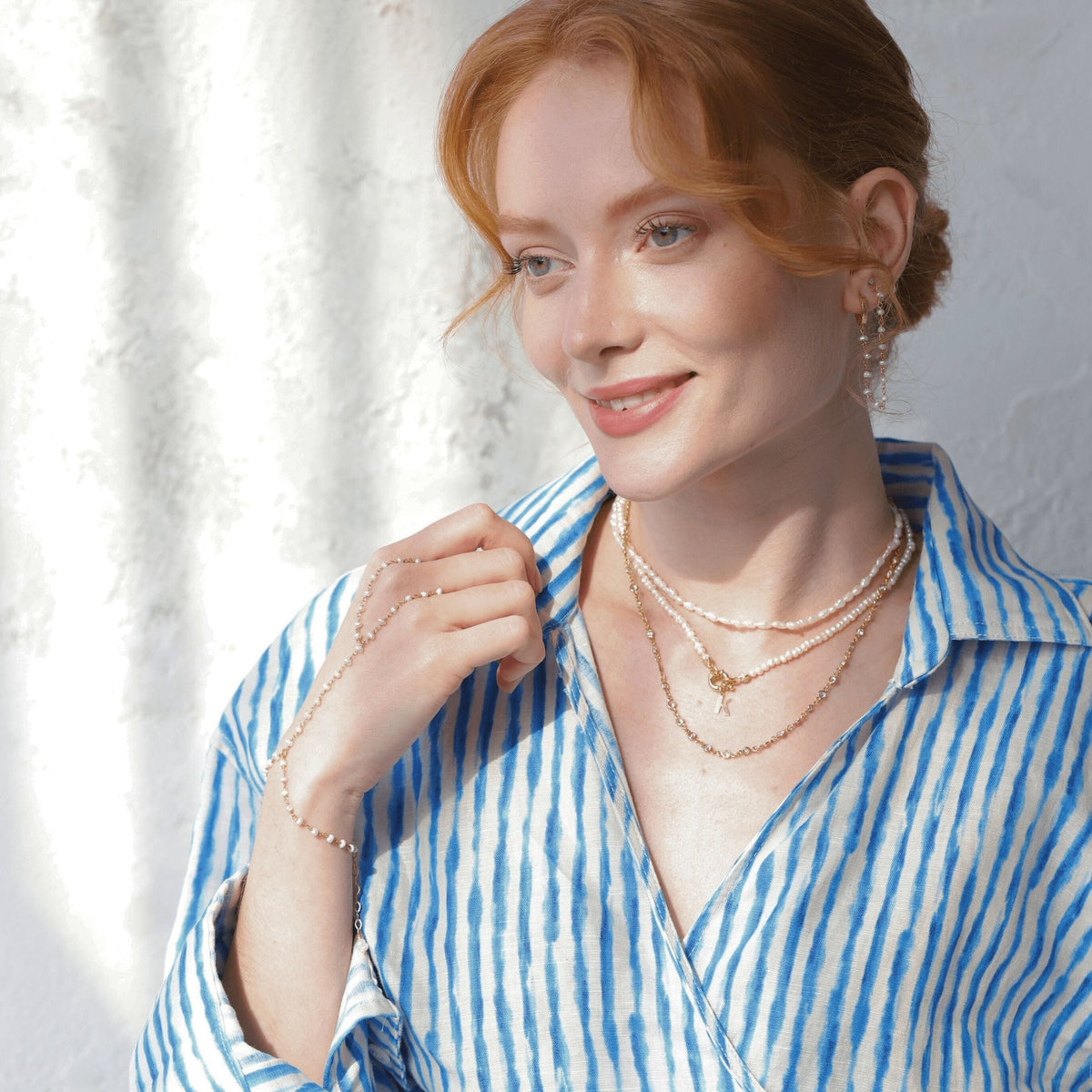 LINYA JEWELRY - Pearl Bashmer Hand Chain Sahmaran | Gold, buy at DOORS NYC