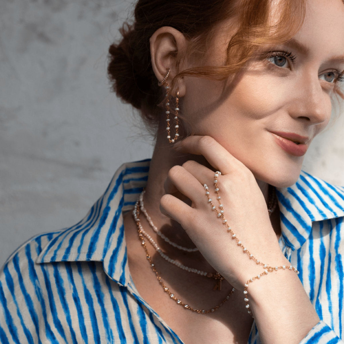 LINYA JEWELRY - Pearl Bashmer Hand Chain Sahmaran | Gold, buy at DOORS NYC