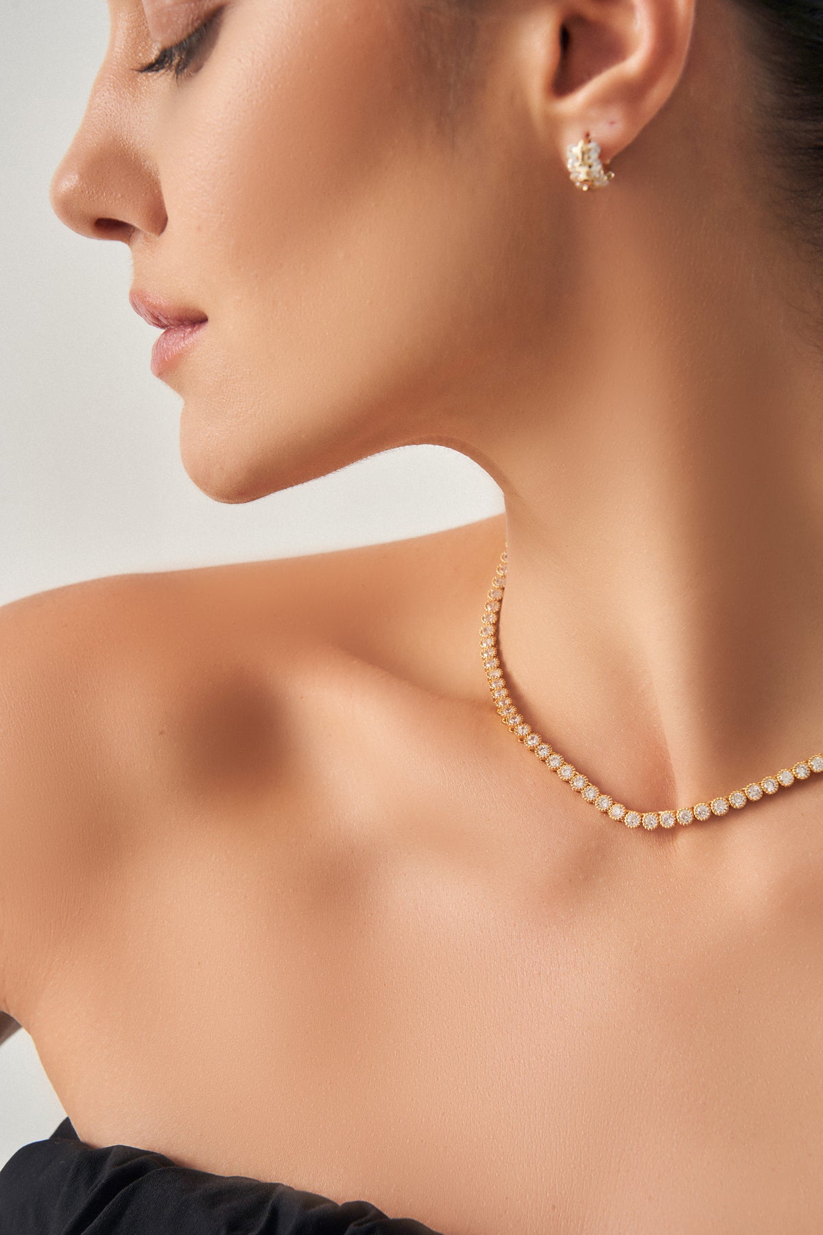 Gold Round Tennis Necklace with A7 Stones