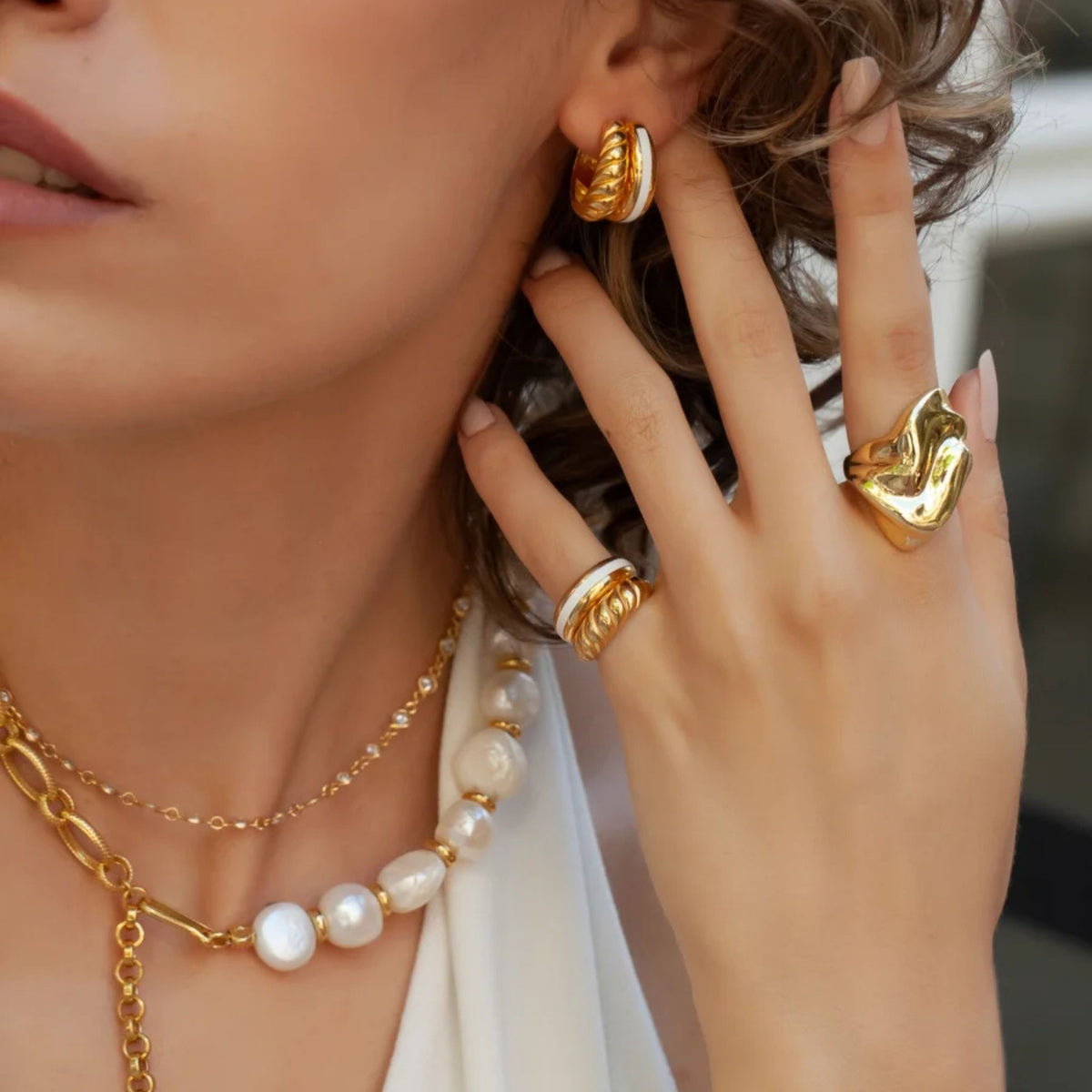 LINYA JEWELRY - Shiny Hammered Big Ring, buy at DOORS NYC