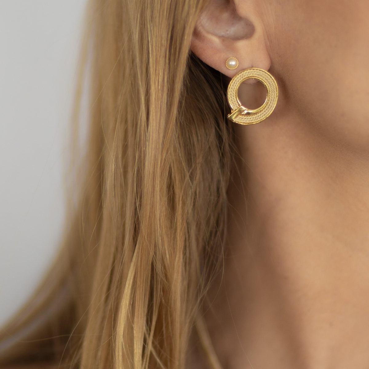 NART spiral buriti fiber earrings styled look, natural fiber women's earrings, buy at DOORS NYC