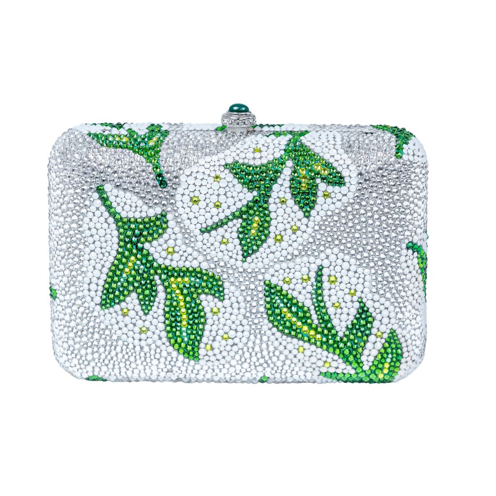 With its gold-tone Swarovski crystal setting, the Gold Clutch is certain to capture attention. It is accompanied by a detachable gold-plated metallic shoulder chain. This jeweled evening bag is ideal for special occasions, ensuring you leave a trail of sparkle wherever you venture.