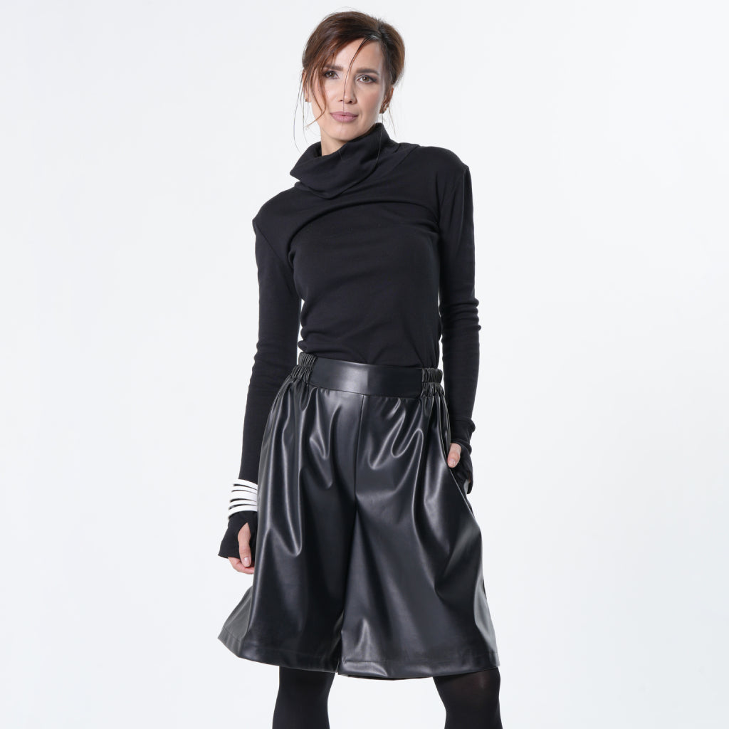 Vegan Leather Bermuda Shorts In Black