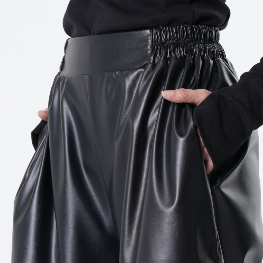 Vegan Leather Bermuda Shorts In Black