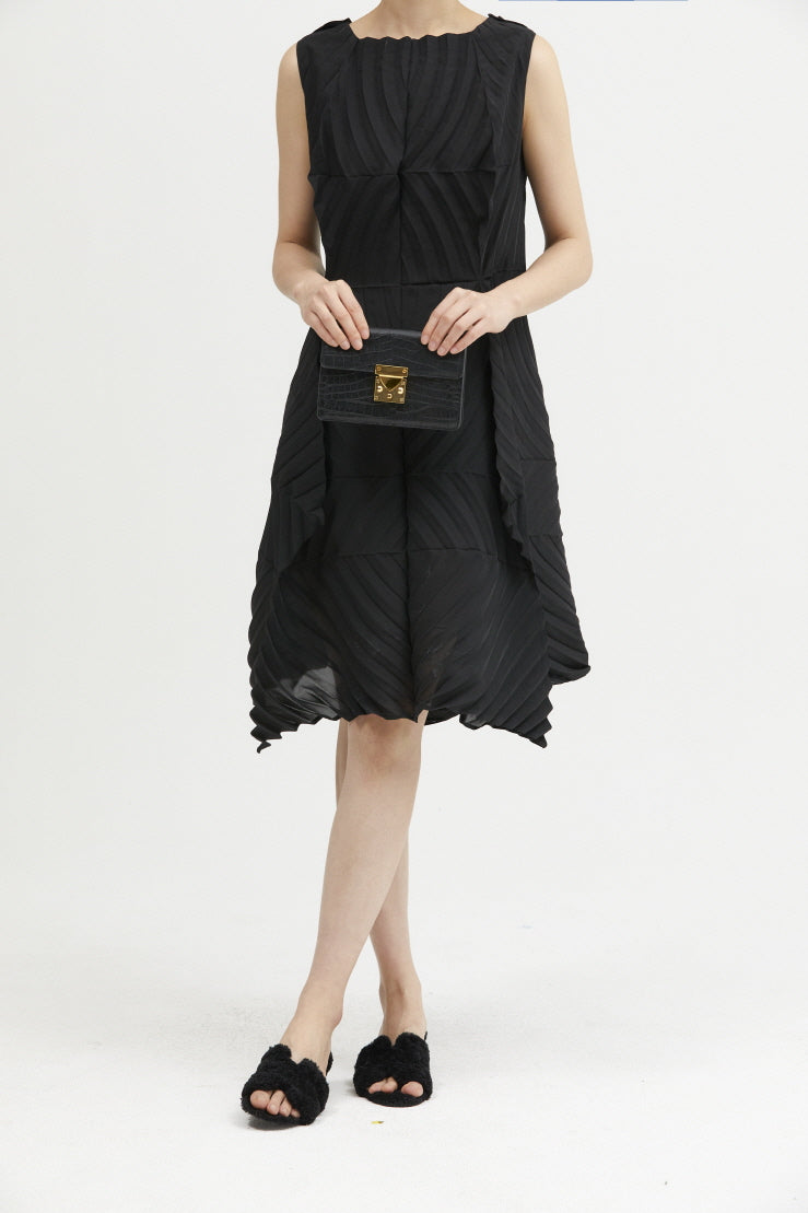 JANEPAIK SEOUL﻿ - Clutch M | Black, buy at DOORS NYC