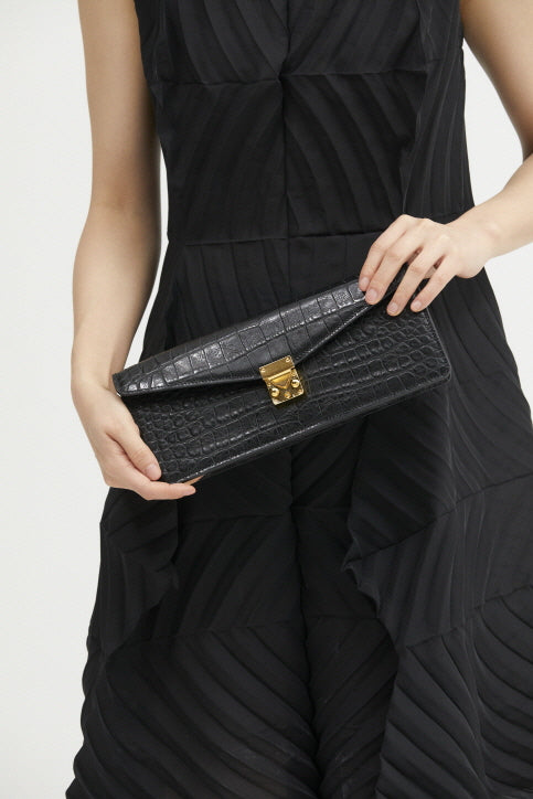 JANEPAIK SEOUL﻿ - Clutch R | Black, buy at DOORS NYC