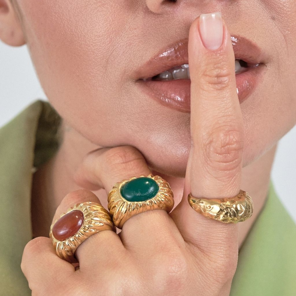 LINYA JEWELLERY - Amorphous Shiny Gold Oval Signet Ring, buy at DOORS NYC