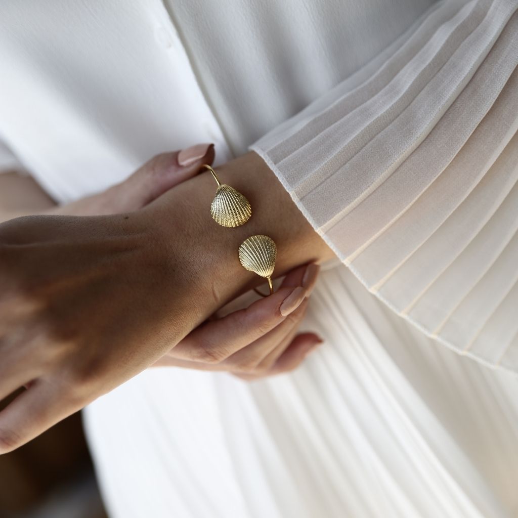 LINYA JEWELLERY - Gold Seashell Cuff Bracelet, buy at DOORS NYC
